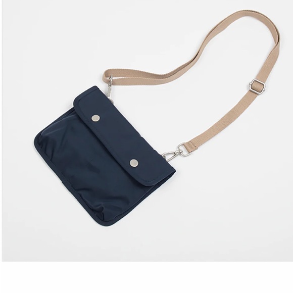 Montana Backpack Army Montana is built for travelersThe simple yet sophisticated - Picture 2 of 3